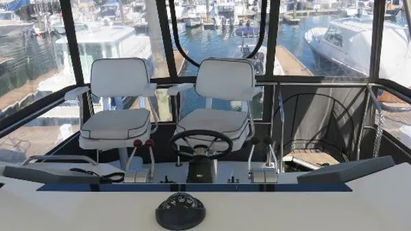 Slide: The Image of Sea Ray Convertible Flybridge 1991 - 8