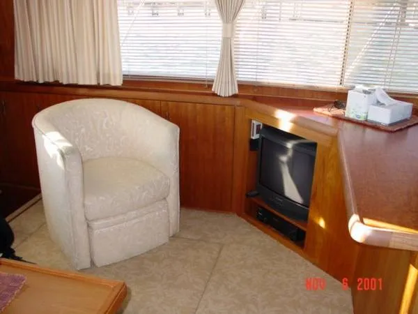 Slide: The Image of Tollycraft 45 Cockpit MY 1996 - 4
