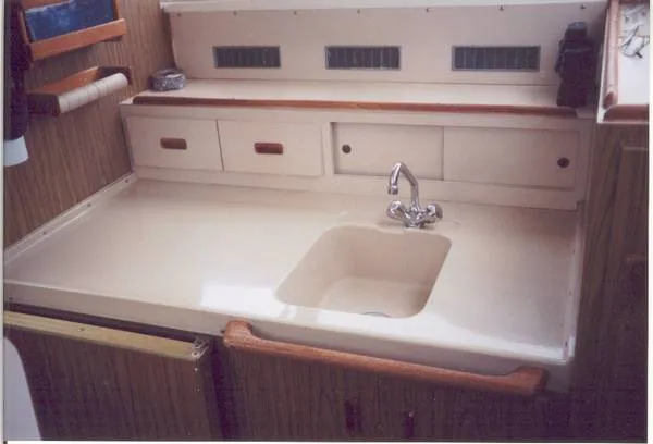 Slide: The Image of Bertram 28 Flybridge 1980 - 5