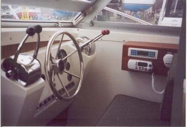 Slide: The Image of Bertram 28 Flybridge 1980 - 6