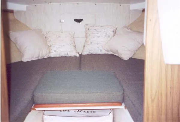 Slide: The Image of Bertram 28 Flybridge 1980 - 7