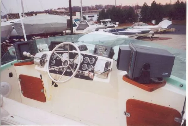 Slide: The Image of Bertram 28 Flybridge 1980 - 8