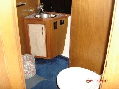 Slide: The Image of Carver Yachts Mariner 3396 1982 - 10