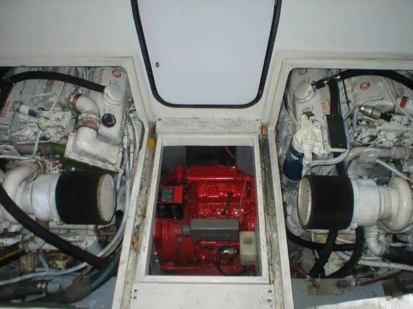 Slide: The Image of Phoenix Bass Boat 33 SFX 1988 - 8