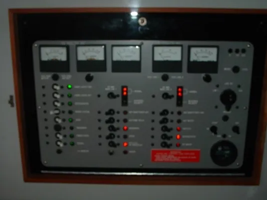 Slide: The Image of Sea Ray 390 EC 1989 - 3