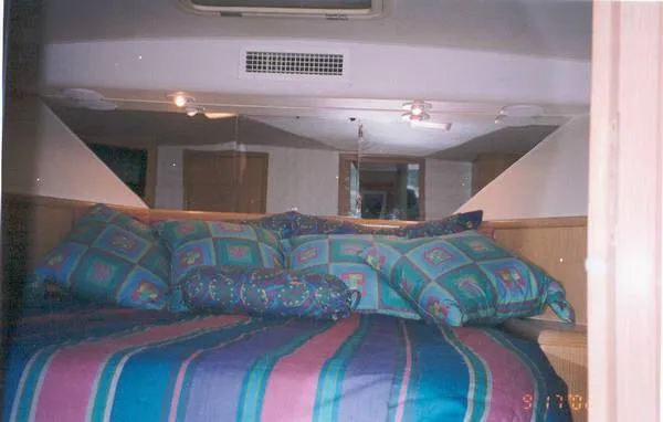 Slide: The Image of Hatteras Cockpit Motor Yacht 1994 - 6