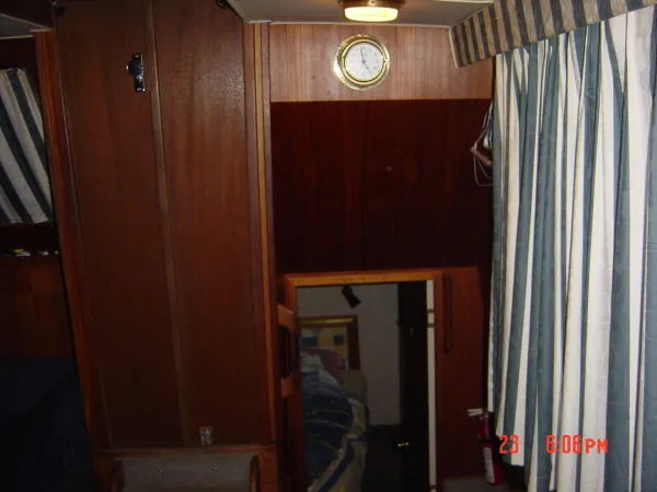 Slide: The Image of Tollycraft Sundeck Motor Yacht 1985 - 1