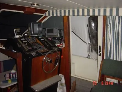 Slide: The Image of Tollycraft Sundeck Motor Yacht 1985 - 2