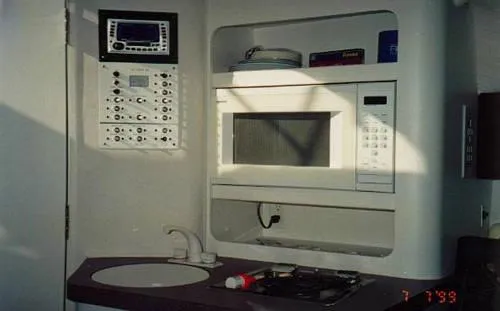 Slide: The Image of Chris-Craft Crowne 1995 - 2