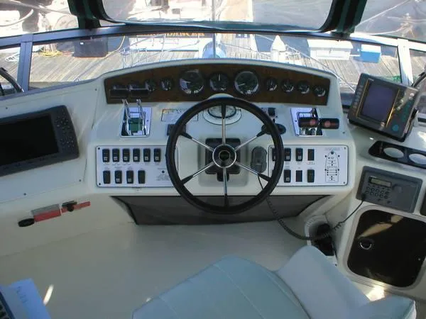 Slide: The Image of Sea Ray 370 Sedan Bridge 1995 - 5
