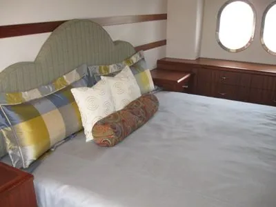 Slide: The Image of Hatteras Motor Yacht 2010 - 11