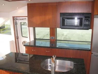 Slide: The Image of Hatteras Motor Yacht 2010 - 3