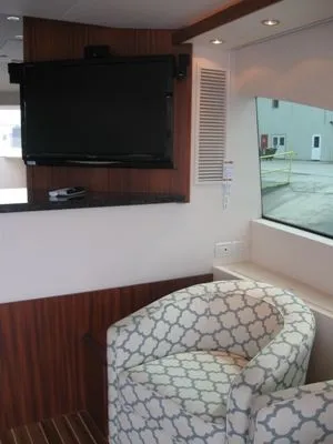 Slide: The Image of Hatteras Motor Yacht 2010 - 8