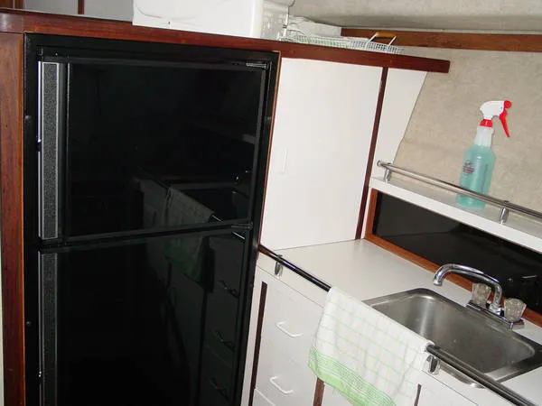 Slide: The Image of Carver Yachts 3207 AFT CABIN MOTOR YACHT 1983 - 4