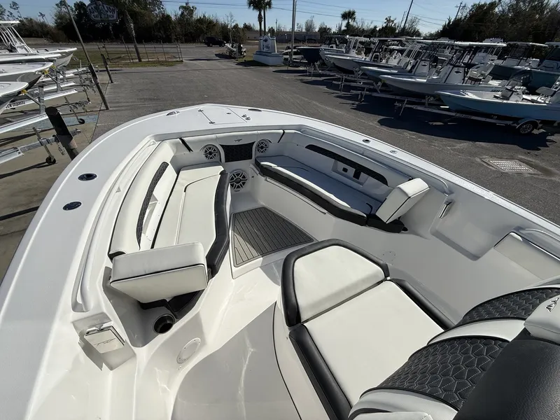 Slide: The Image of Tidewater 272 LXF 2026 - 11