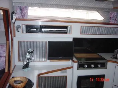 Slide: The Image of Sea Ray Express 1989 - 3