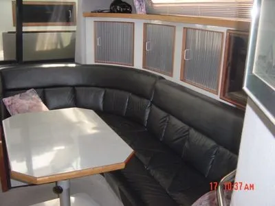 Slide: The Image of Sea Ray Express 1989 - 4