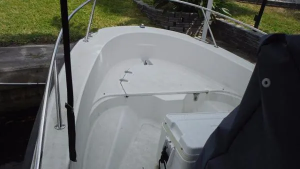 Slide: The Image of Boston Whaler Dauntless 1999 - 1