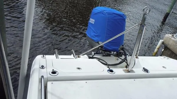 Slide: The Image of Boston Whaler Dauntless 1999 - 6