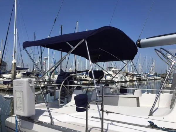 Slide: The Image of Catalina 400 MkII 2000 - 4
