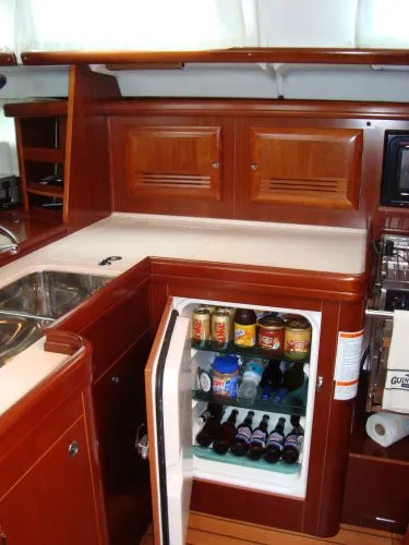 Slide: The Image of Beneteau EXCEPTIONAL CONDITION - FULLY EQUIPPED 2006 - 10