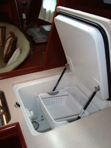 Slide: The Image of Beneteau EXCEPTIONAL CONDITION - FULLY EQUIPPED 2006 - 9