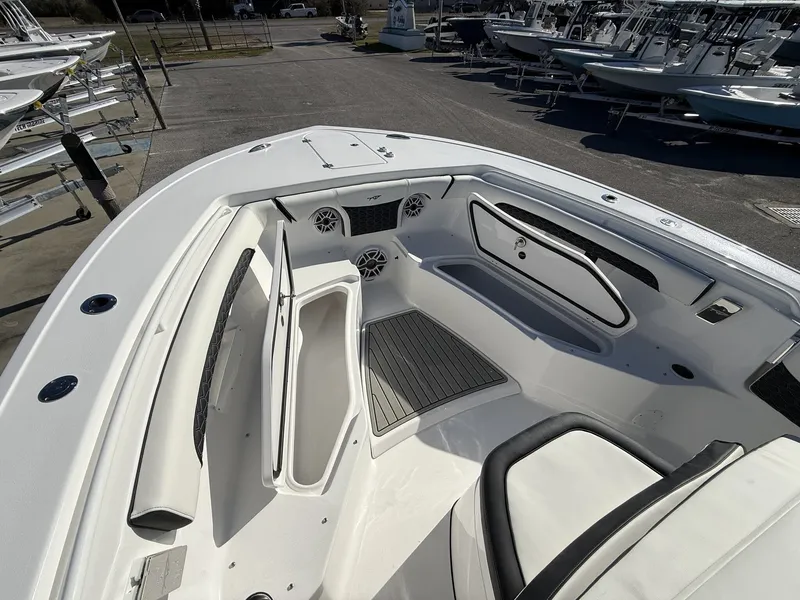 Slide: The Image of Tidewater 272 LXF 2026 - 4