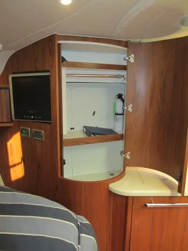 Slide: The Image of Tiara 3500 Sovran 2008 - 10