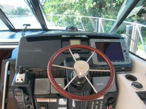 Slide: The Image of Tiara 3500 Sovran 2008 - 4