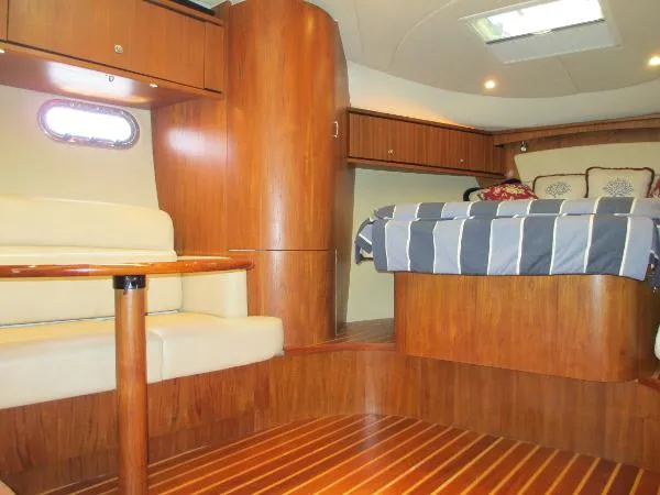 Slide: The Image of Tiara 3500 Sovran 2008 - 9