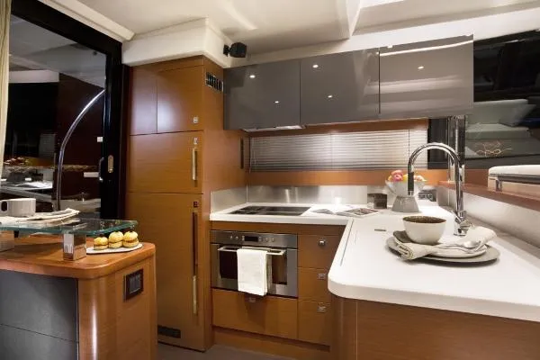 Slide: The Image of Prestige 50 Sedan Bridge Fly 2015 - 3