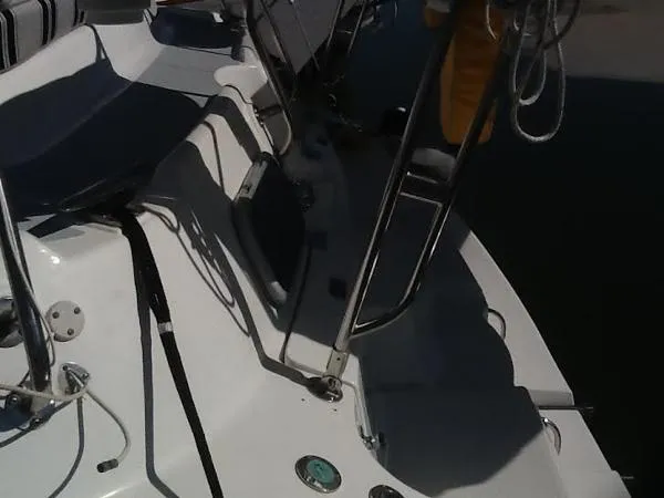 Slide: The Image of Hunter 42 CC 2002 - 6