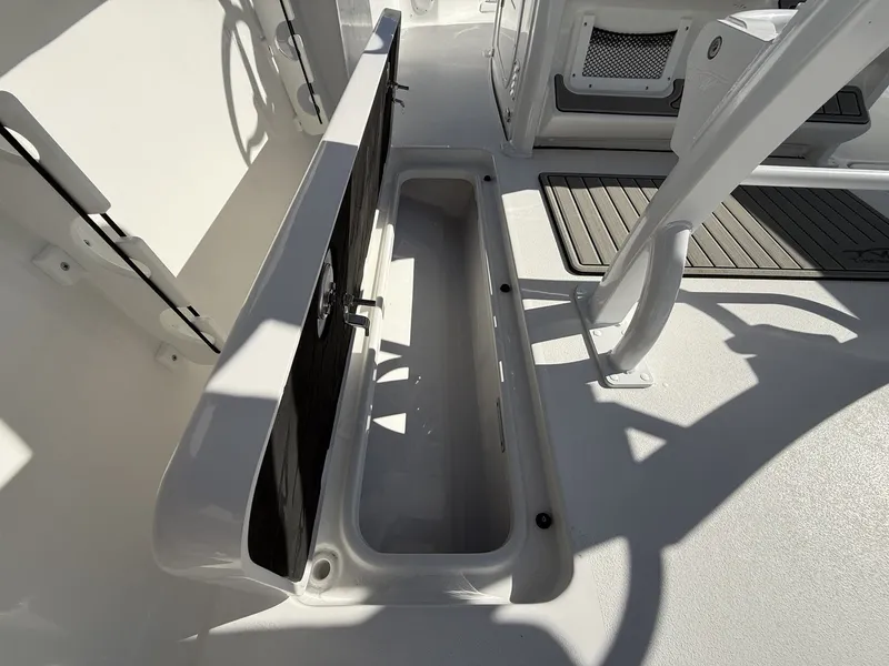 Slide: The Image of Tidewater 272 LXF 2026 - 20