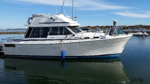 Slide: The Image of Bayliner 3270 Motoryacht 1986 - 0