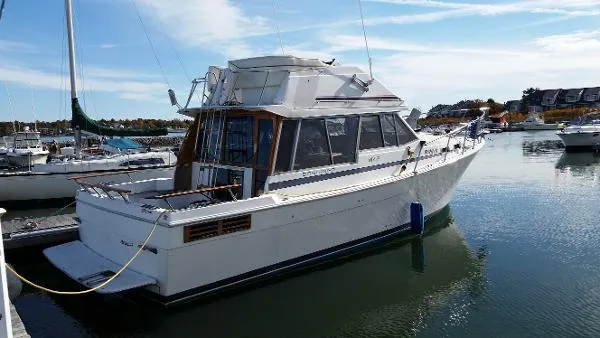 Slide: The Image of Bayliner 3270 Motoryacht 1986 - 1