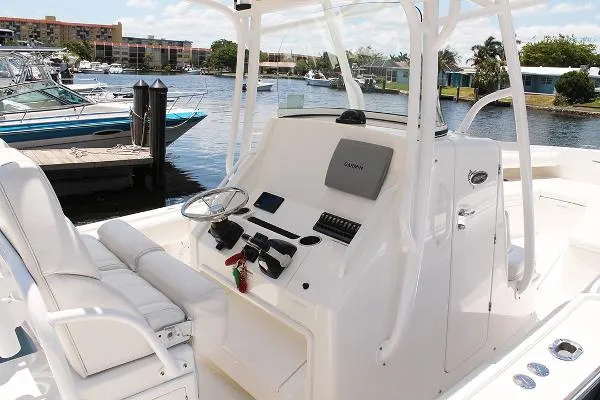 Slide: The Image of Regulator Marine 28 Forward Seating 2012 - 9