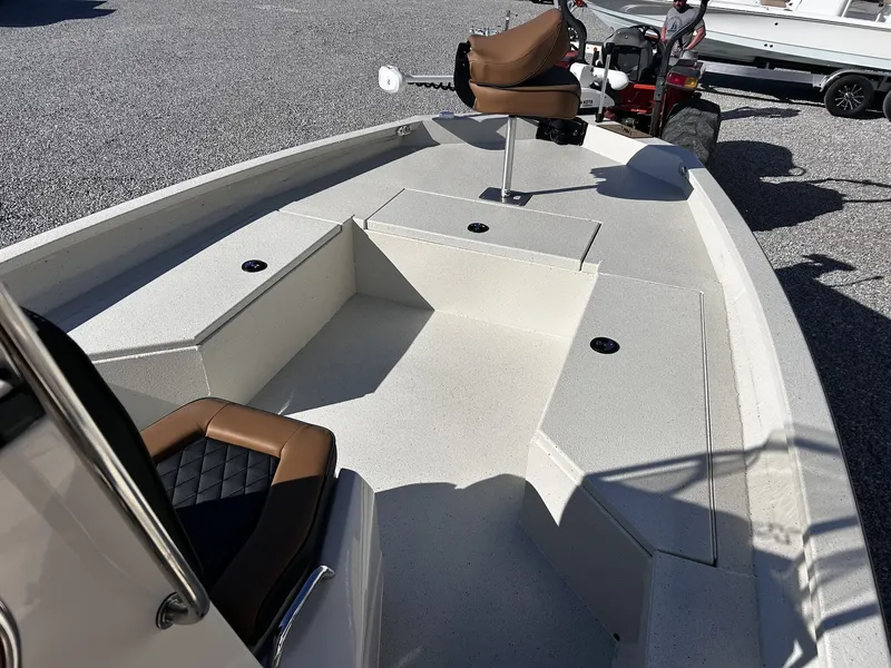 Slide: The Image of Xpress H22B Bay 2026 - 8