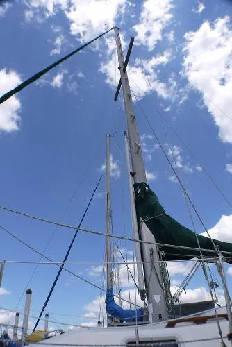 Slide: The Image of Catalina 30 Tall Rig 1985 - 5