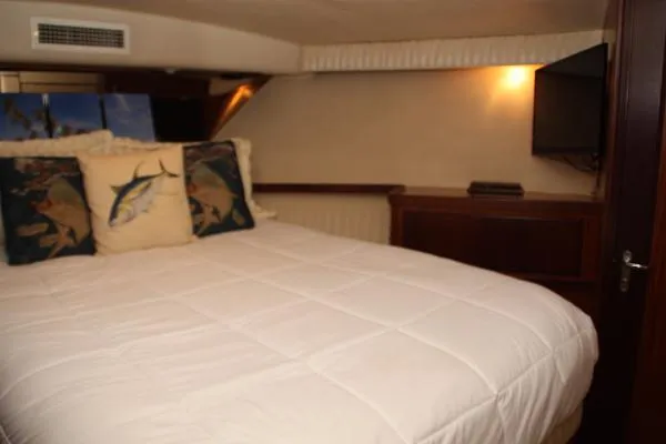 Slide: The Image of Hatteras Sportfish Convertible 1988 - 11