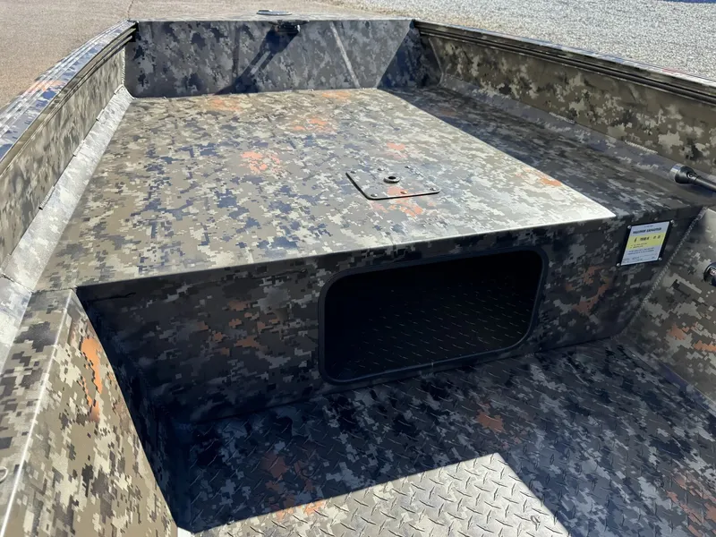 Slide: The Image of Edge Duck Boats Sportsman Series 550 2026 - 6