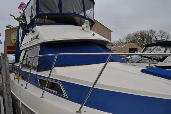 Slide: The Image of Chris-Craft 337 Commander 1984 - 4