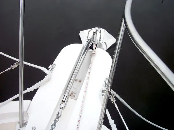 Slide: The Image of Albin 35 Command Bridge 2004 - 11