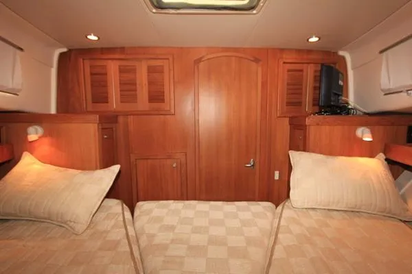 Slide: The Image of Mainship Pilot Sedan Limited 2002 - 4