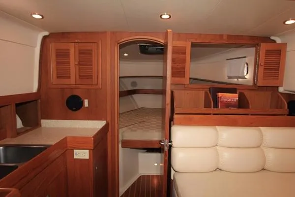 Slide: The Image of Mainship Pilot Sedan Limited 2002 - 6
