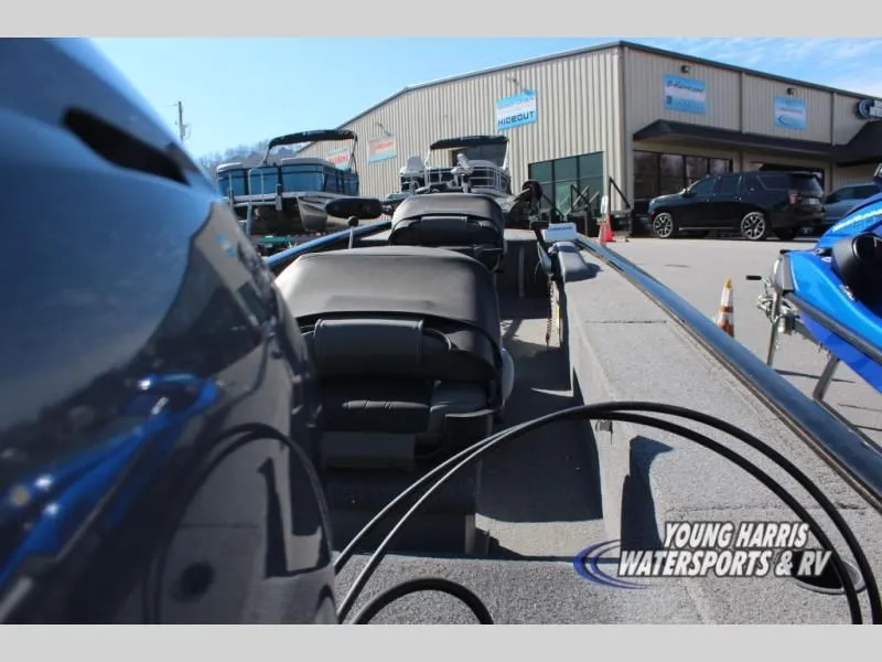 Slide: The Image of Tracker Panfish 16 2020 - 3