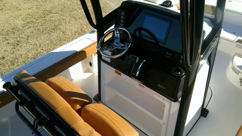 Slide: The Image of Robalo 246 Cayman 2026 - 8