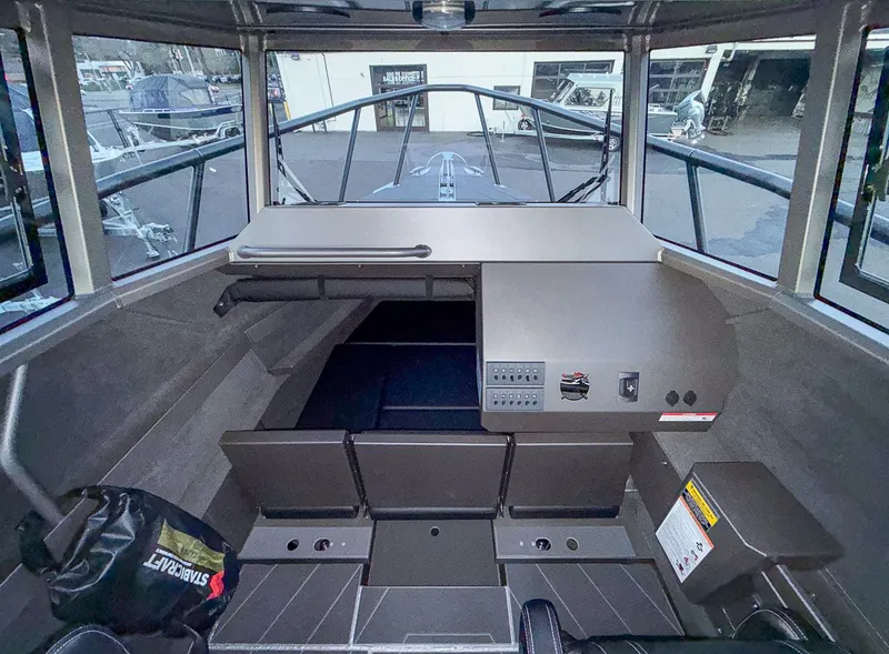 Slide: The Image of Stabi-Craft 2750 Ultra Centrecab 2026 - 10