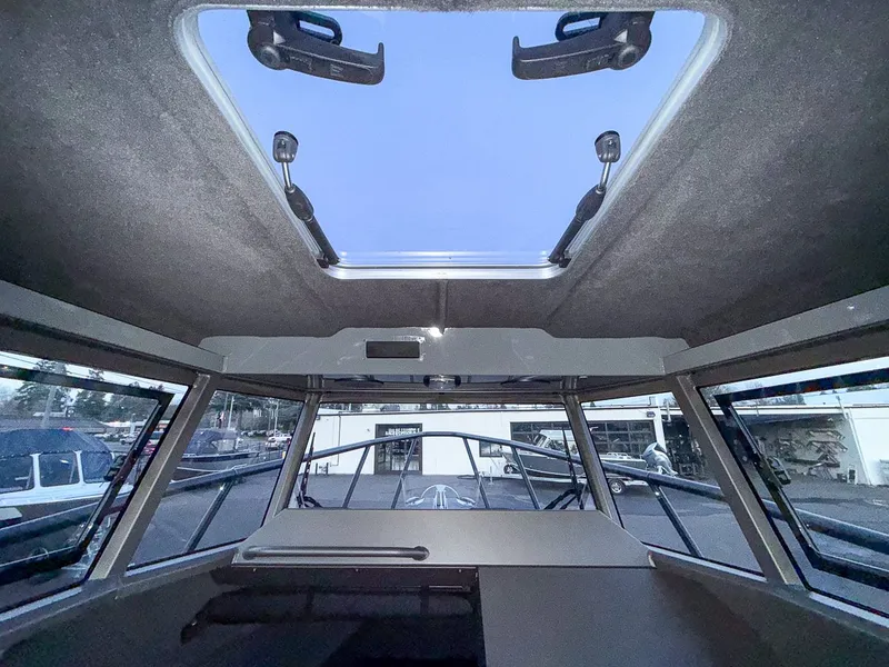 Slide: The Image of Stabi-Craft 2750 Ultra Centrecab 2026 - 11