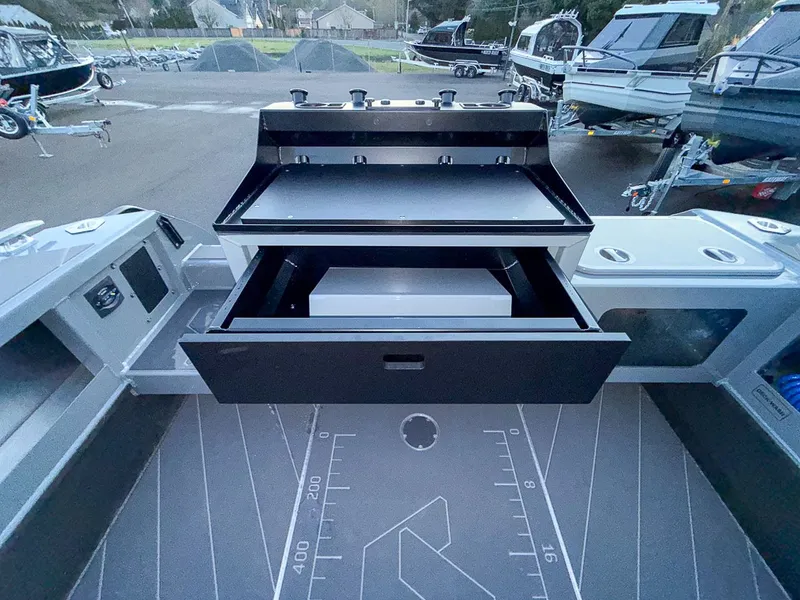 Slide: The Image of Stabi-Craft 2750 Ultra Centrecab 2026 - 21