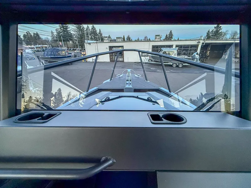 Slide: The Image of Stabi-Craft 2750 Ultra Centrecab 2026 - 8